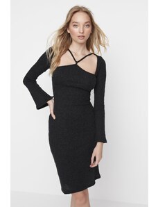 Trendyol черно изрязани подробни Midi плетена рокля