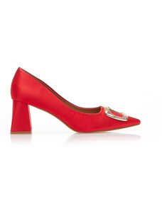 Tsoukalas Обувки на ток в червен цвят, от сатен, с остър връх, със златна катарама