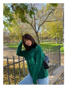 Trendyol изумрудено зелено широко годни меки текстурирани високо врата трикотаж пуловер