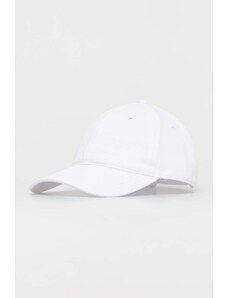 Памучна шапка с козирка Lacoste в бяло с изчистен дизайн