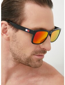 Слънчеви очила Tommy Hilfiger в черно