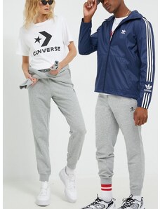 Спортен панталон Converse в сиво с апликация