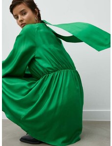 Копринена рокля Samsoe Samsoe в зелено къс модел разкроен модел