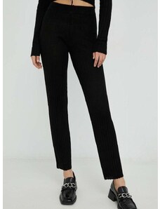 Вълнен панталон Résumé в черно със стандартна кройка, с висока талия