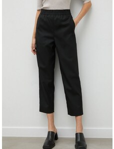Панталони By Malene Birger в черно със стандартна кройка, с висока талия