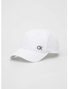 Памучна шапка с козирка Calvin Klein в бяло с изчистен дизайн
