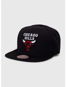 Шапка с козирка с вълна Mitchell&Ness Chicago Bulls в черно с апликация