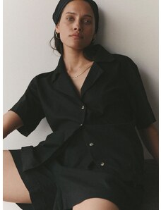 Риза с лен MUUV. Poche дамска в черно със свободна кройка с класическа яка