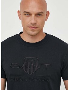 Памучна тениска Gant в черно с апликация