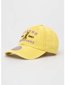 Памучна шапка с козирка Mitchell&Ness Los Angeles Lakers в жълто с апликация
