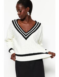 Пуловер от трикотаж Trendyol Ecru V-образно деколте