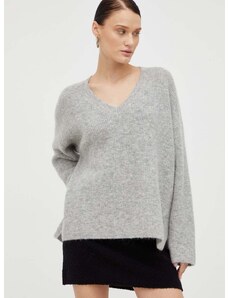 Вълнен пуловер Gestuz дамски в сиво