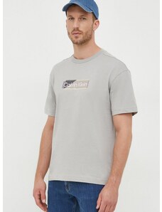 Памучна тениска Calvin Klein в сиво с принт