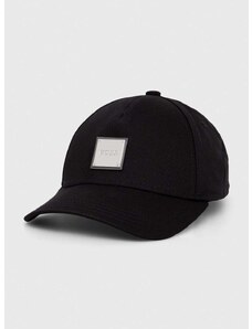 Памучна шапка с козирка BOSS в черно с апликация 50513923