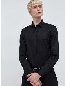 Памучна риза HUGO мъжка в черно с кройка по тялото класическа яка 50508324