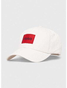 Памучна шапка с козирка HUGO в бяло с апликация 50492745