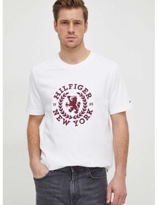 Памучна тениска Tommy Hilfiger в бяло с апликация MW0MW33682