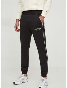 Спортен панталон Tommy Hilfiger в черно с апликация MW0MW33701