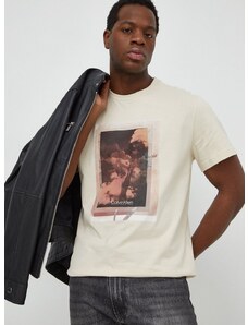 Памучна тениска Calvin Klein в бежово с принт K10K112758