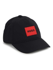 Детска шапка с козирка HUGO в черно с апликация