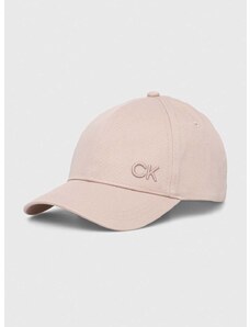 Памучна шапка с козирка Calvin Klein в бежово с апликация K60K612000