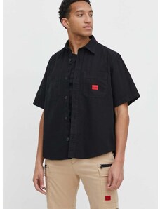 Памучна риза HUGO мъжка в черно със свободна кройка с класическа яка 50495912