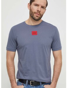 Памучна тениска HUGO в синьо с апликация 50447978
