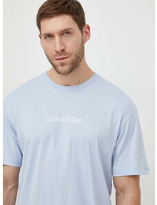 Памучна тениска Calvin Klein в синьо с десен K10K111346