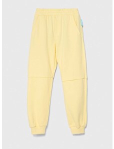 Детски памучен спортен панталон Emporio Armani x The Smurfs в жълто с изчистен дизайн