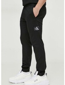 Панталон Calvin Klein Jeans в черно с кройка по тялото J30J325114