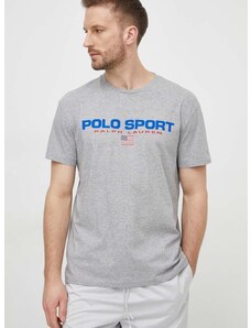 Памучна тениска Polo Ralph Lauren в сиво с принт 710750444