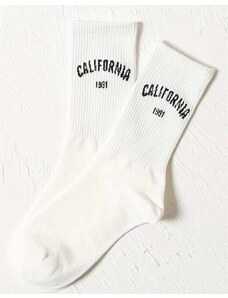 Creative Дамски чорапи в бяло с надпис "CALIFORNIA 1991" - код WZ7772