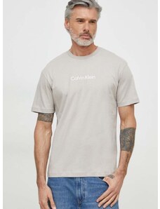 Памучна тениска Calvin Klein в сиво с десен K10K111346