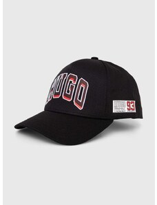 Памучна шапка с козирка HUGO в черно с принт 50513381