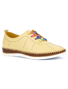 Жълти дамски обувки от естествена кожа с цветни връзки