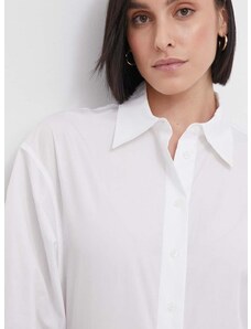 Памучна риза Calvin Klein дамска в бяло с кройка по тялото класическа яка K20K206600