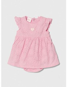 Бебешка памучна рокля Guess в розово къса разкроена