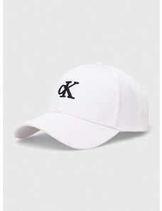 Памучна шапка с козирка Calvin Klein Jeans в бяло с апликация K50K511805