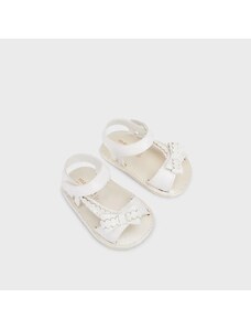 Mayoral Декоративни сандали за новородено момиче в мръсно бяло с панделка Майорал