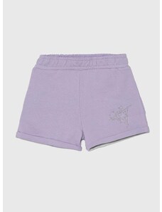 Детски памучен къс панталон Guess в лилаво с апликация
