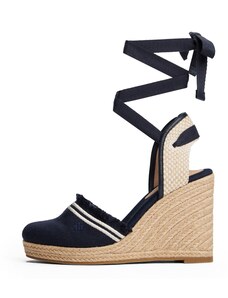 TOMMY HILFIGER Сандали светлобежово / морскосиньо / бяло