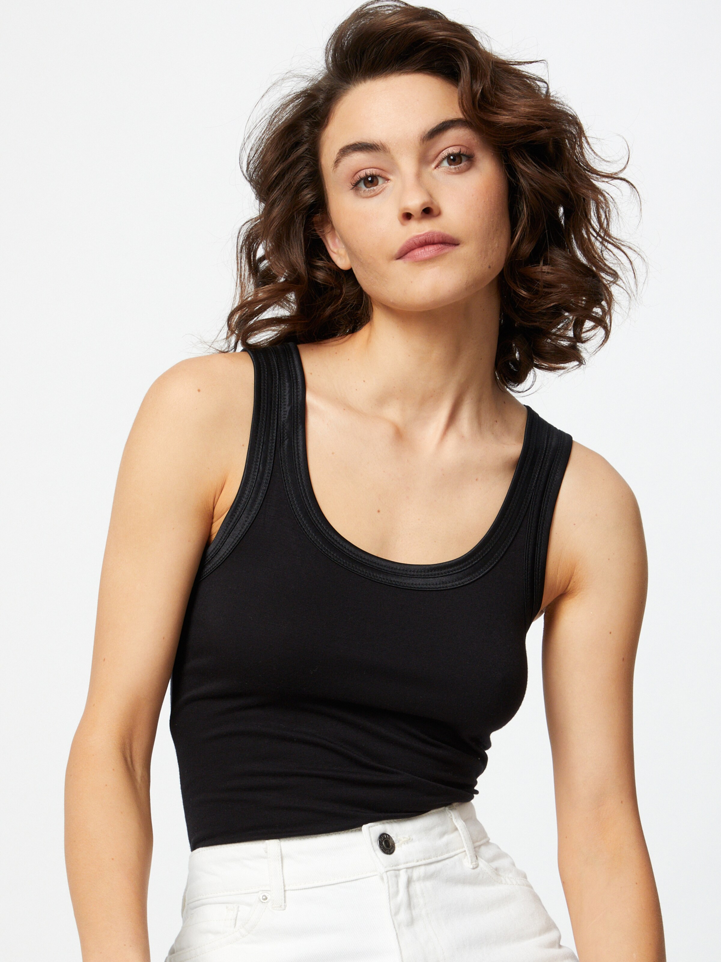 ICHI Топ 'Zola' черно