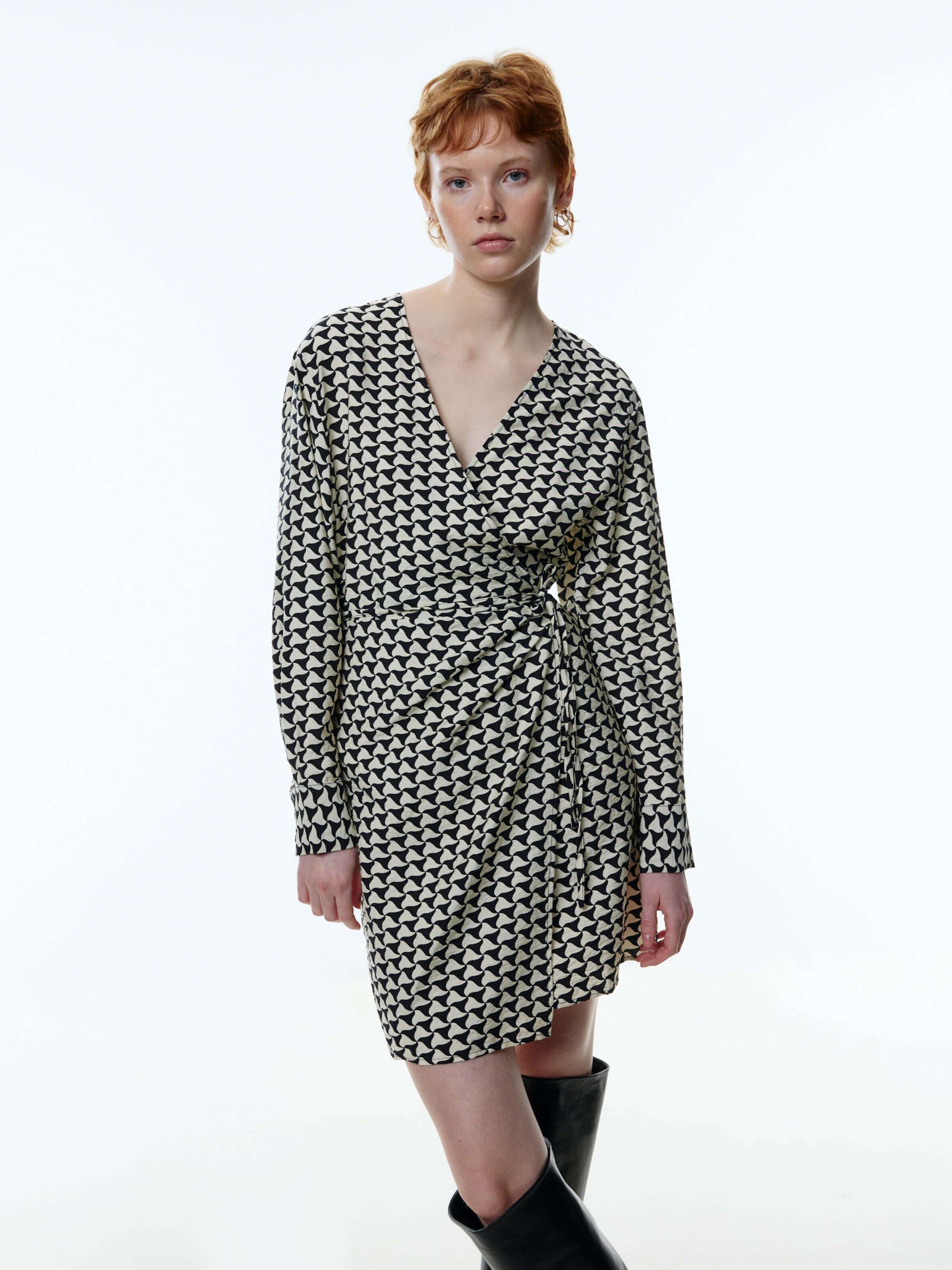 EDITED Рокля 'Immanuela' черно / бяло