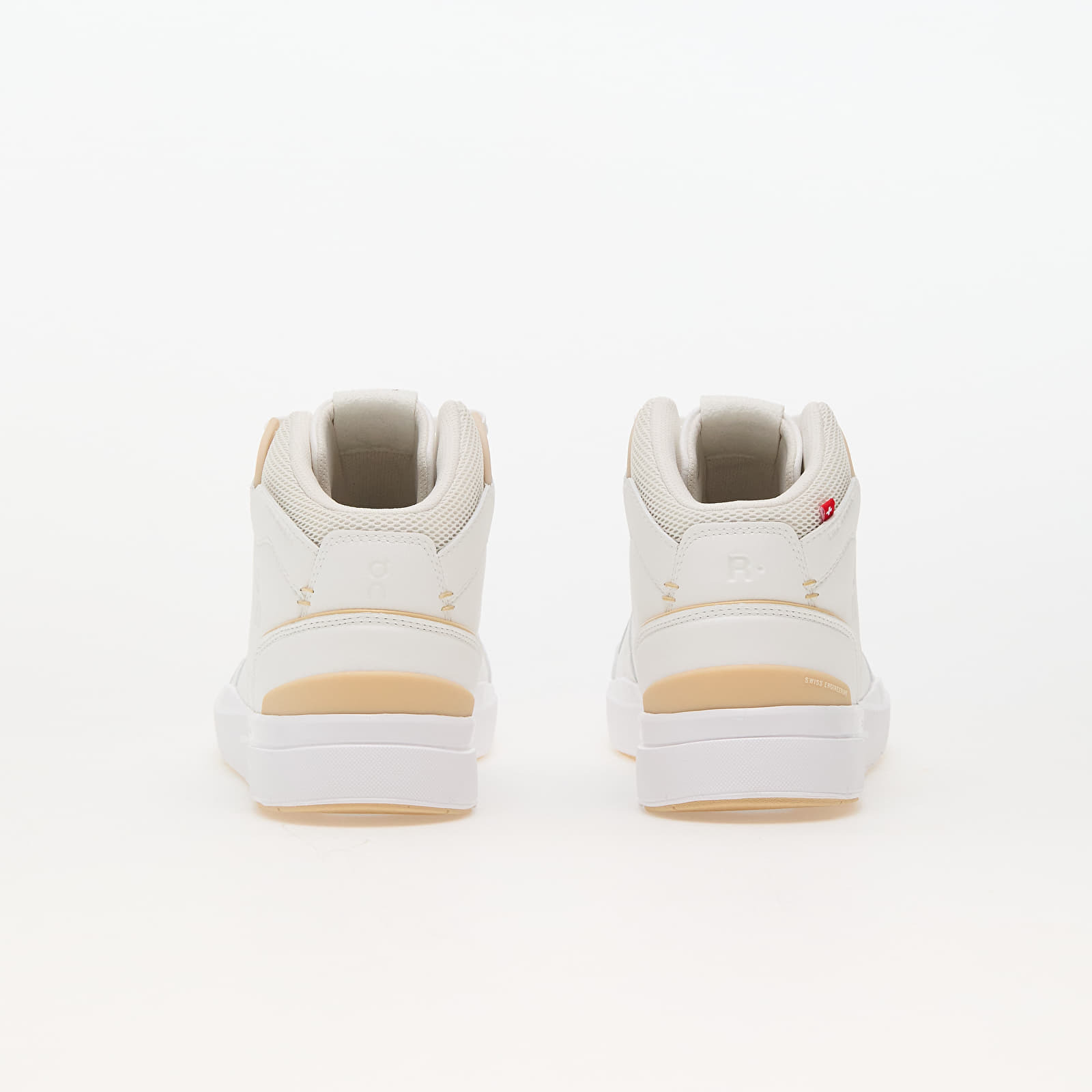 On W The Roger Clubhouse Mid White/ Savannah