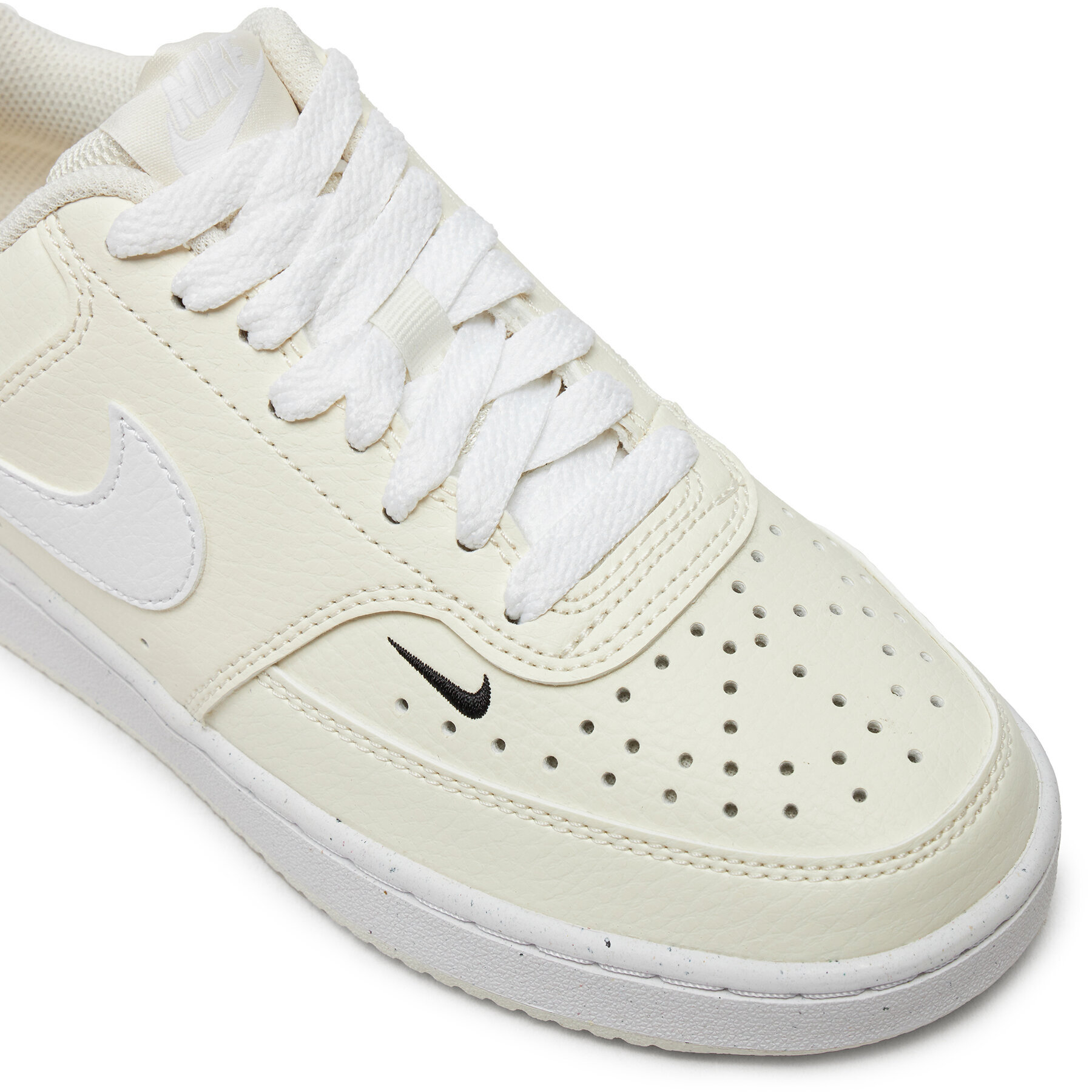 Сникърси Nike Court Vision Low Next Nature FV9952 100 Бежов
