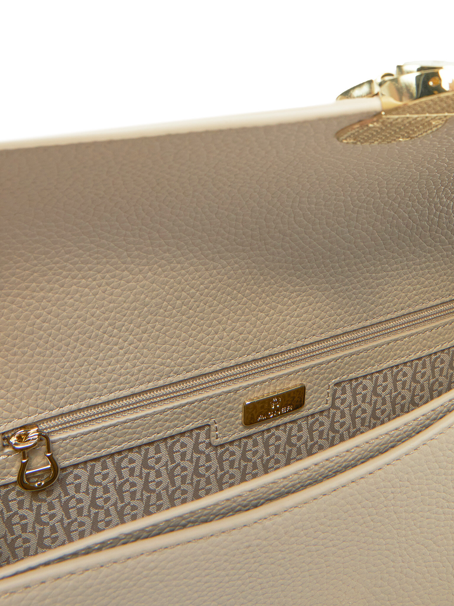 Дамска чанта Aigner