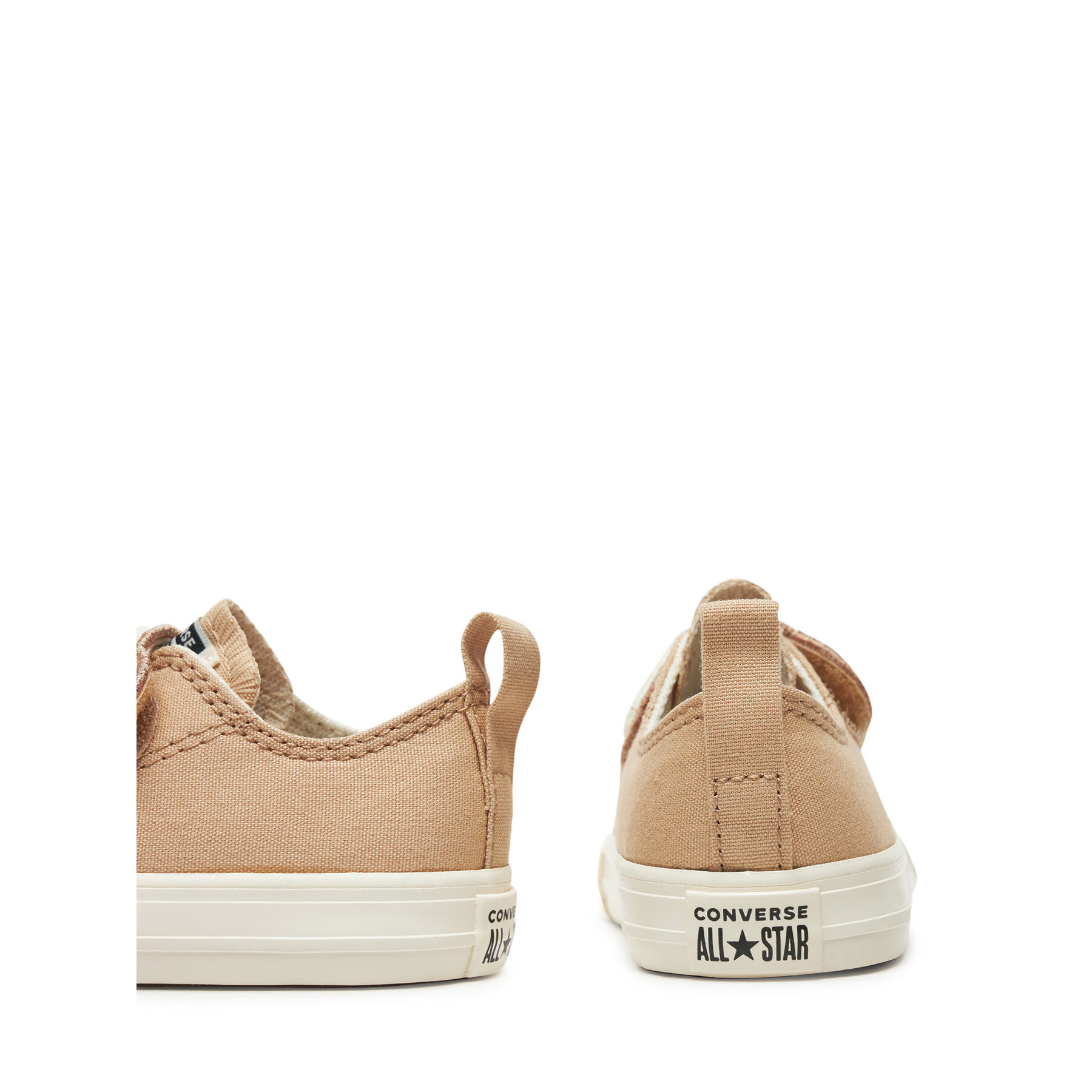 Кецове Converse Chuck Taylor All Star One Strap Ox A10040C Бежов