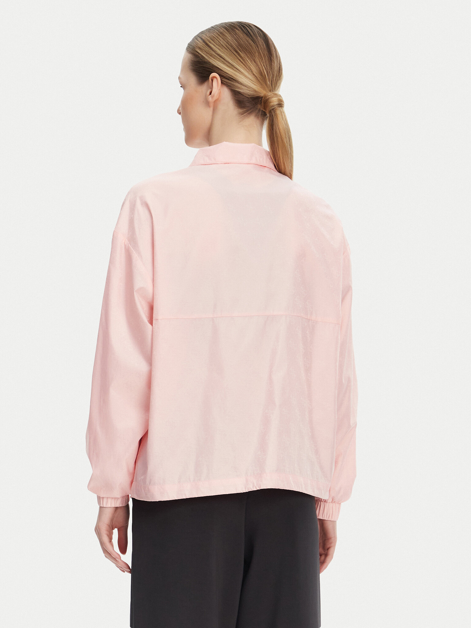 Преходно яке Guess