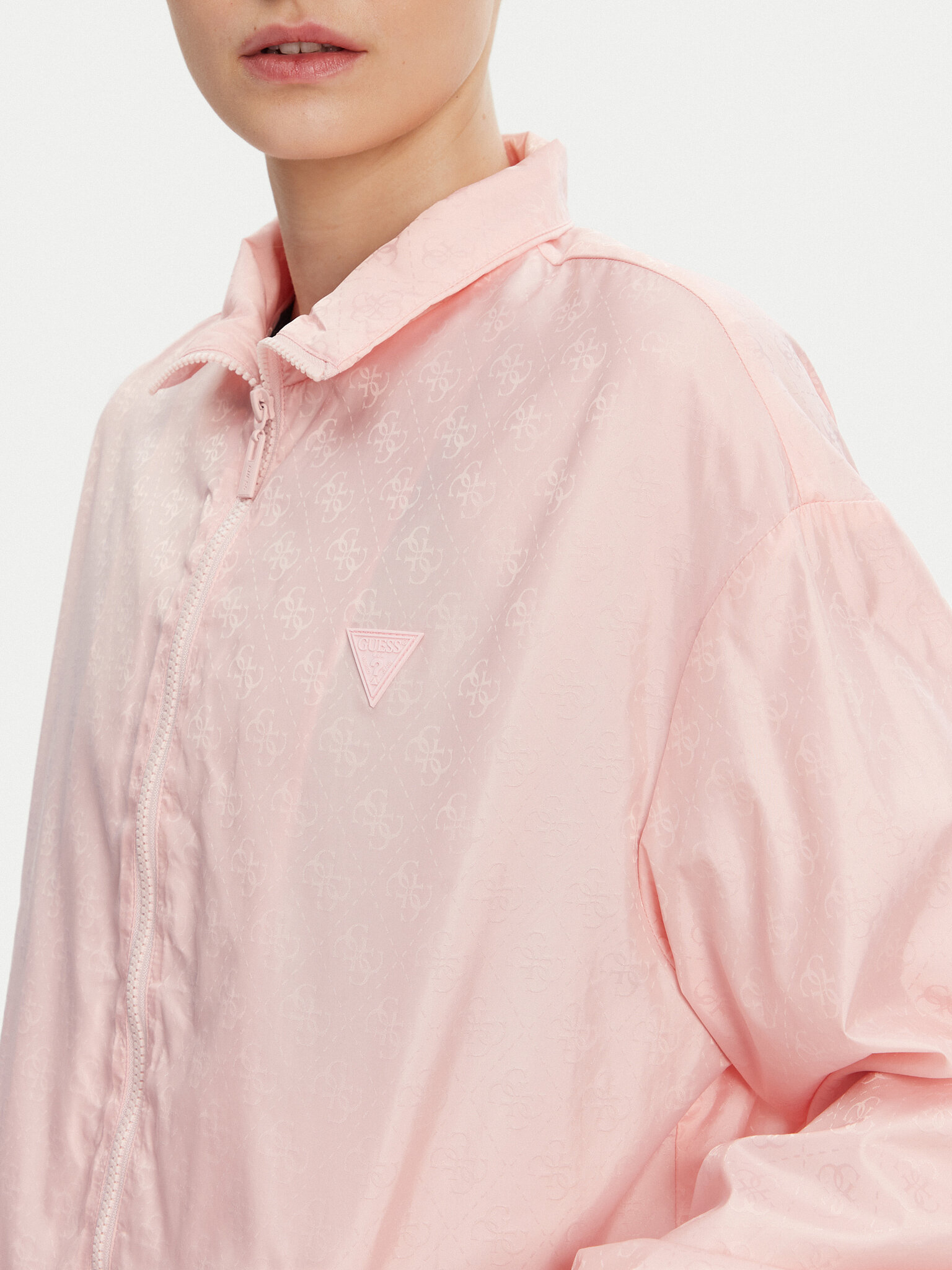 Преходно яке Guess