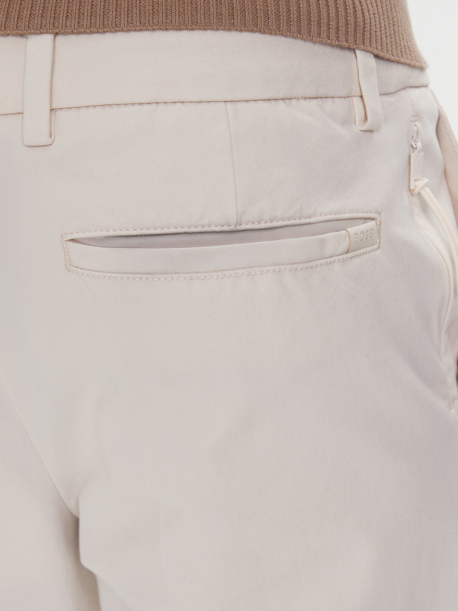 Чино панталони BOSS